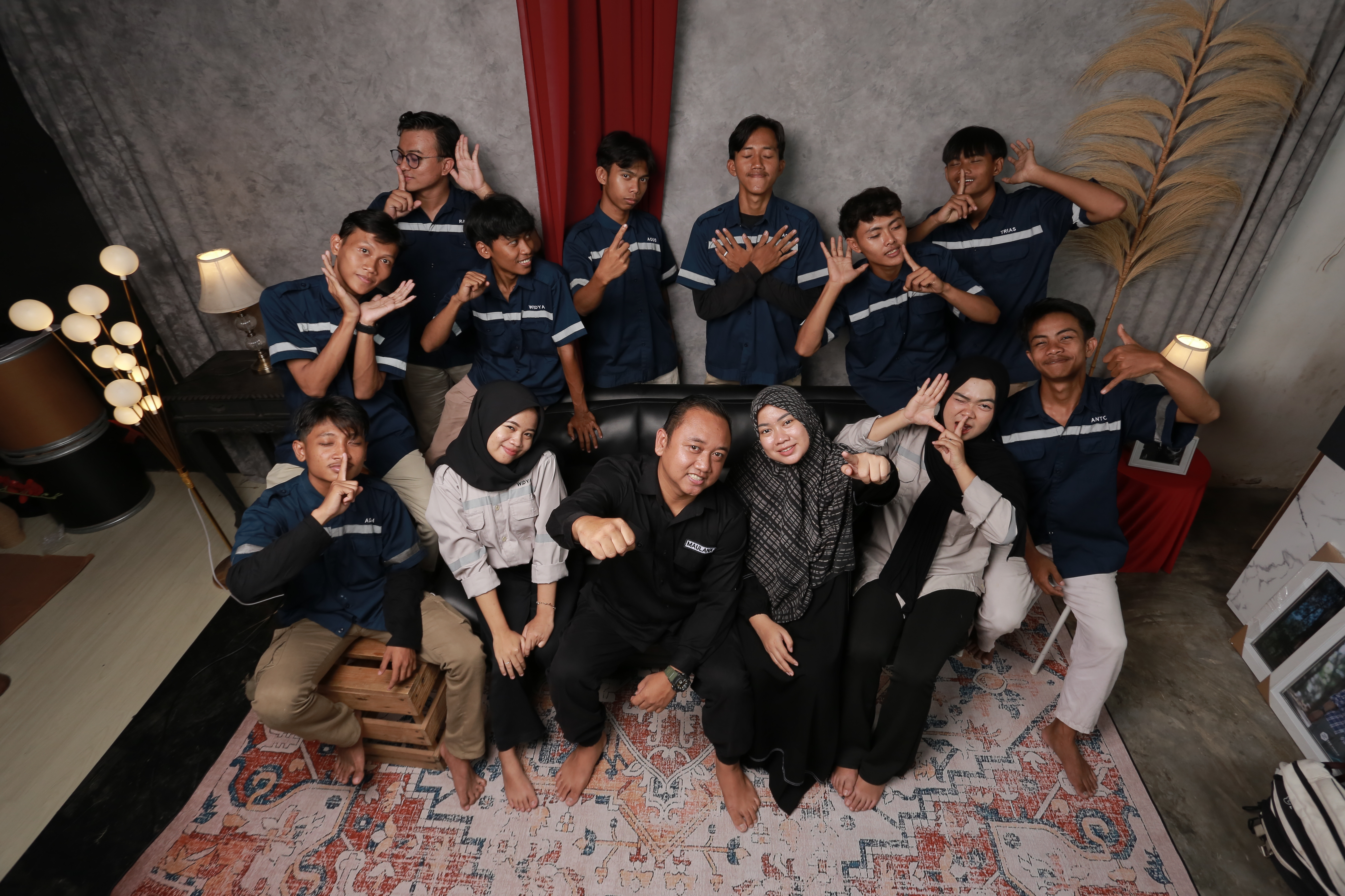 Tim bekerja
